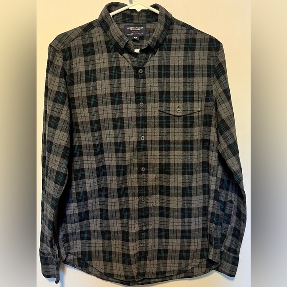 American Eagle Outfitters Men's Slim Fit Flannel Button Down Size M - Picture 1 of 4